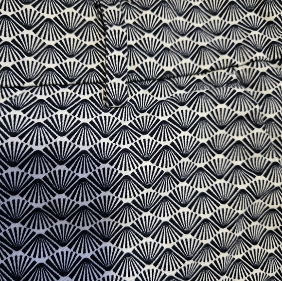 NAUTICA Navy And White Fan Patterned Cotton Shorts. Size 12 - Picture 11 of 13